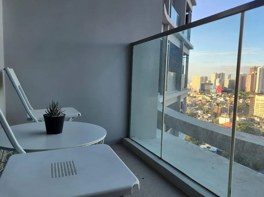 Bgc Cosy Spacious 1Br Uptown Parksuites With Balcony City View Манила Апартаменты